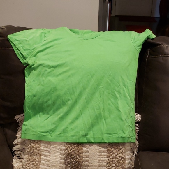Green t shirt - Picture 1 of 1